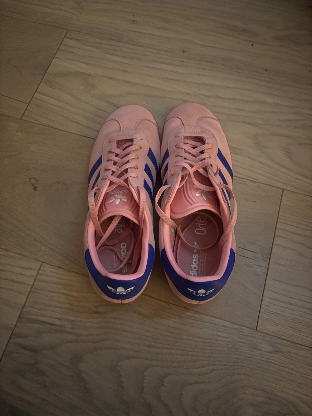 adidas Originals Women’s Peach Sneakers with Blue Stripes